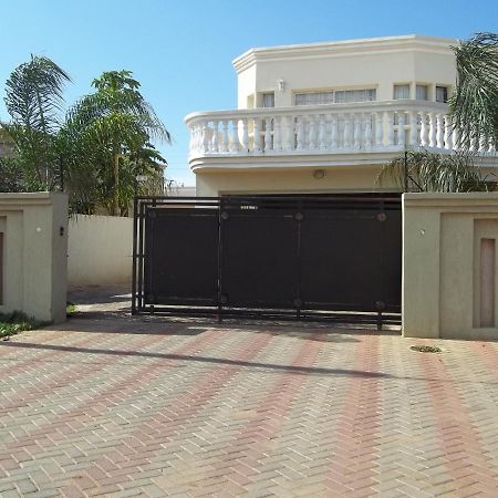 Carlcyn Homestay Gaborone Exterior foto