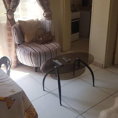 Carlcyn Homestay Gaborone Exterior foto