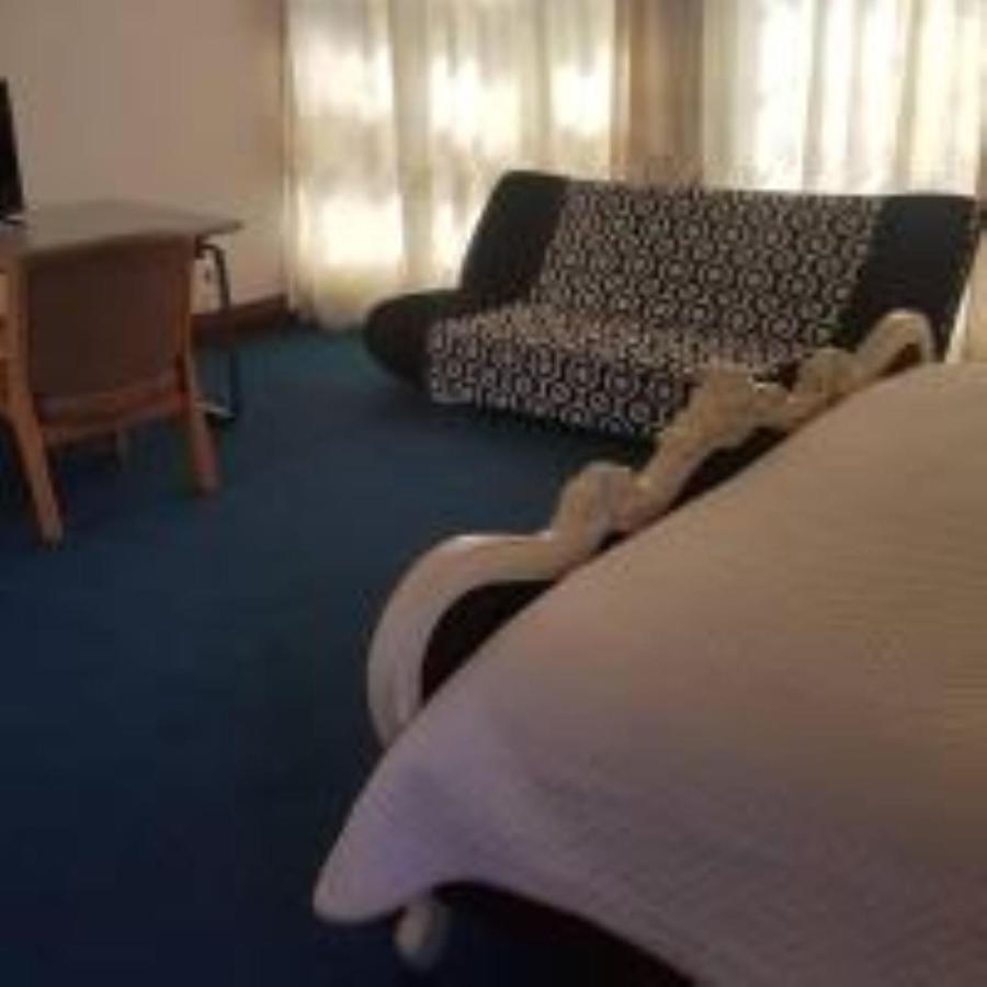 Carlcyn Homestay Gaborone Exterior foto