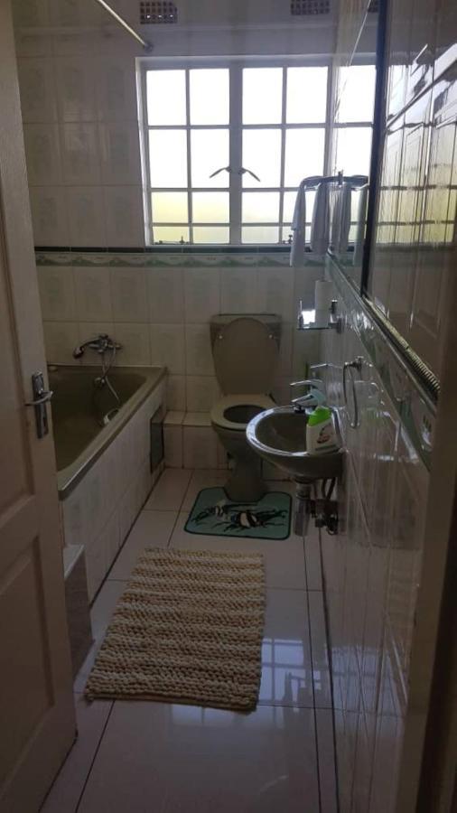 Carlcyn Homestay Gaborone Exterior foto